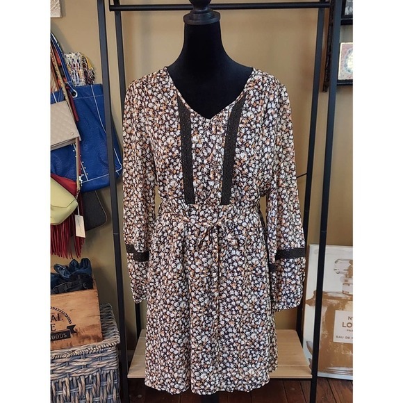 Calie Paris Floral Dress Size M - Picture 5 of 16